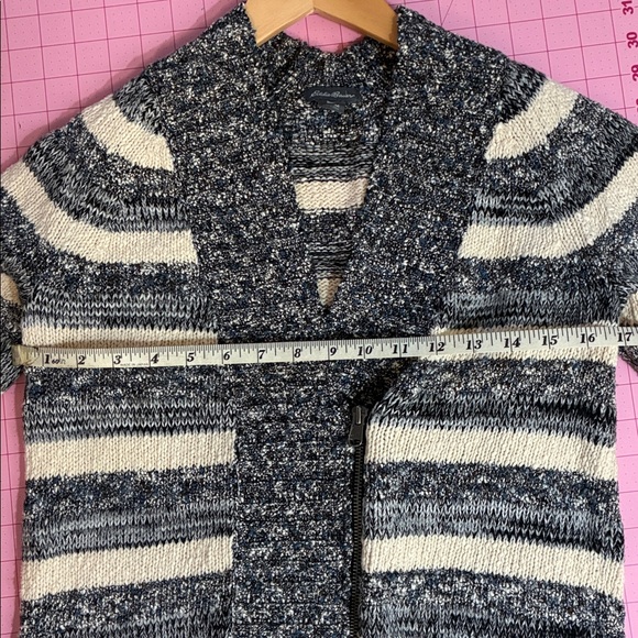 Eddie Bauer Navy and Cream Striped Cardigan - Picture 8 of 9